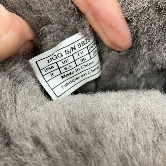 UGG MID CALF BOOTS - Picture 6 of 9